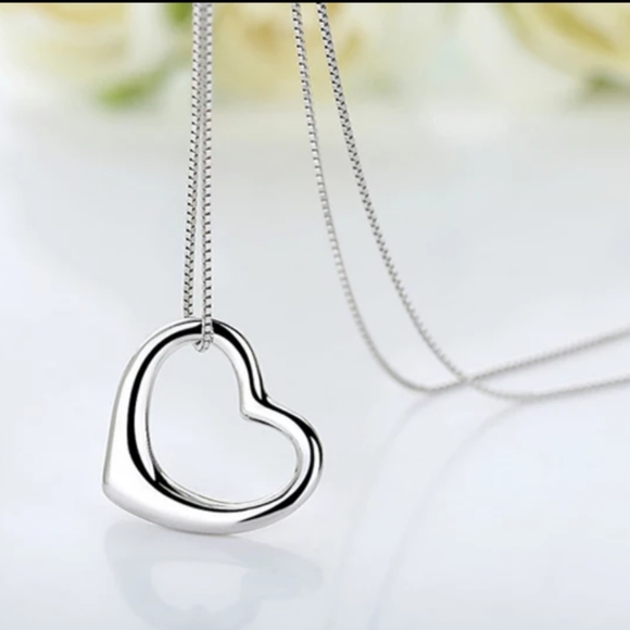 Sterling Silver Jewelry - NWT 925 Sterling Silver mlHeart Pendant Necklace